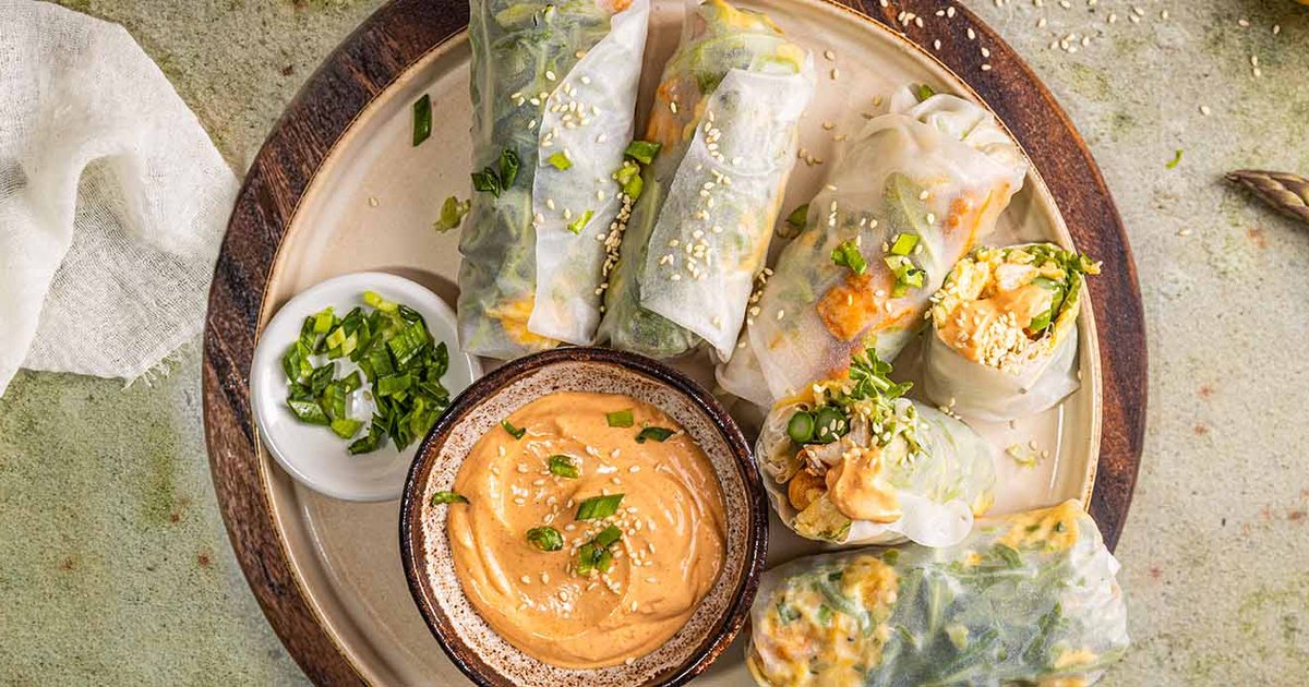 Κοτοπουλορολάκια με λαχανικά σε σάλτσα: Ασφάλεια πρωτεΐνης και μέγιστη περιεκτικότητα σε καροτενοειδή